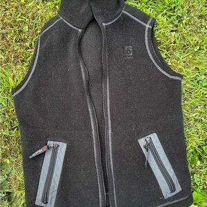 66 North Iceland Esja Polartec Black zip Front Vest women’s small